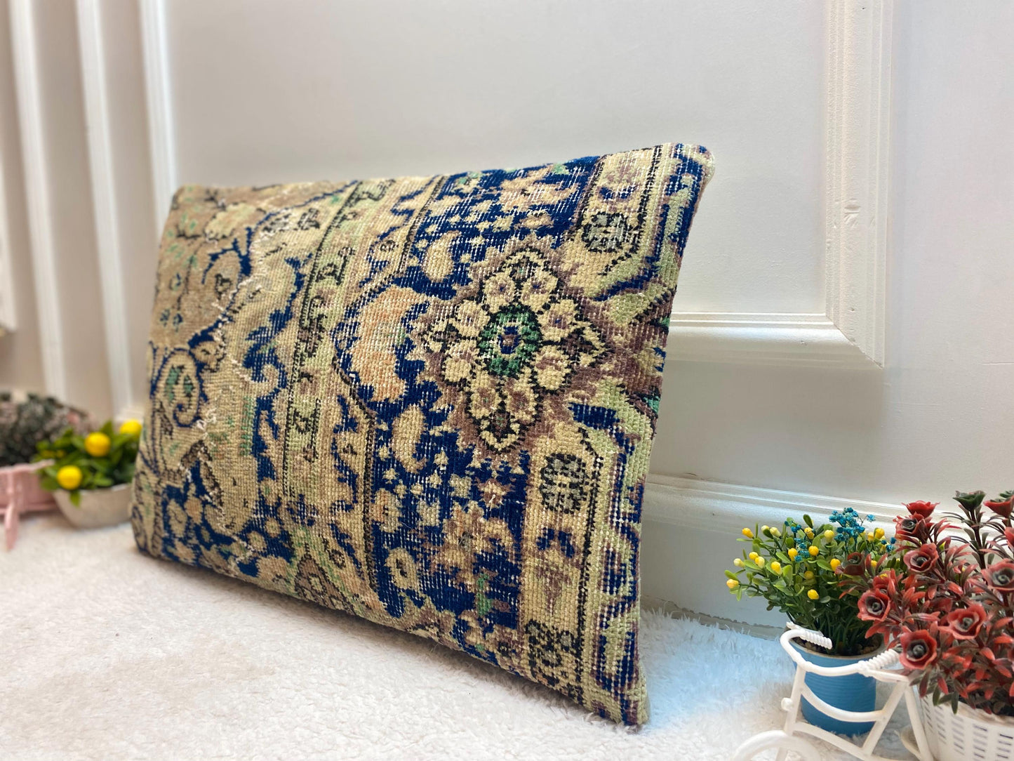 Handmade Floral Turkish Rug Pillow Cover: Vintage Kilim Lumbar Pillow (16x24 in)