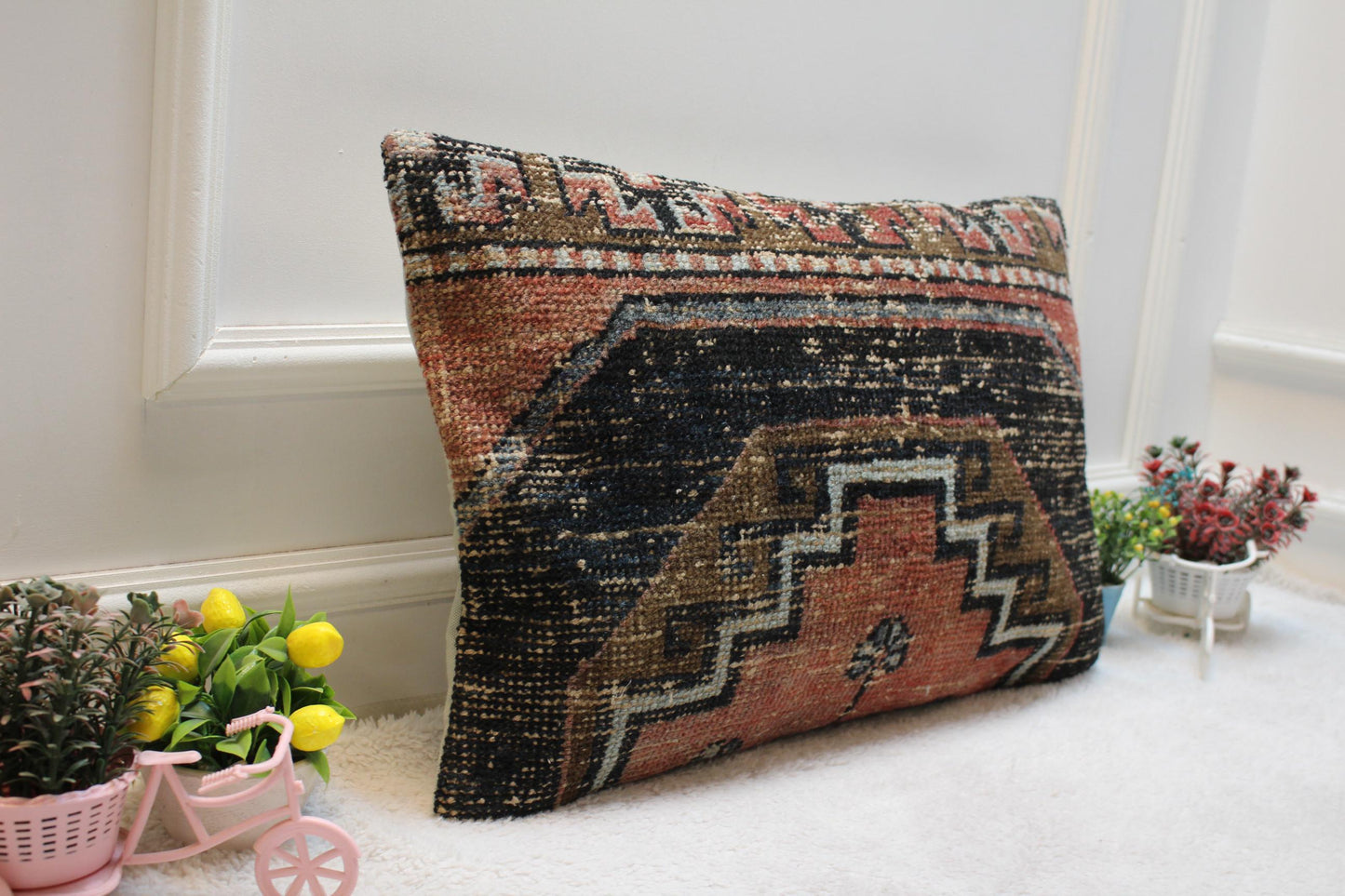 Handmade Lumbar Kilim Pillow Cover: Organic Wool, 16x24 inc
