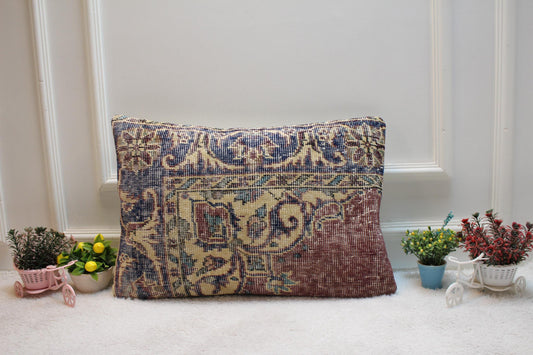 Floral Kilim Pillow Cover: Vintage Turkish Rug, Handmade Wool (16x24 Inc)