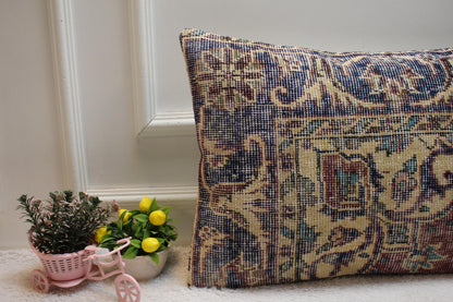 Floral Kilim Pillow Cover: Vintage Turkish Rug, Handmade Wool (16x24 Inc)