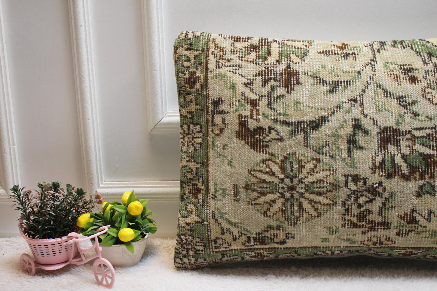 Handmade Beige & Green Kilim Lumbar Pillow Cover (16x24 inch)
