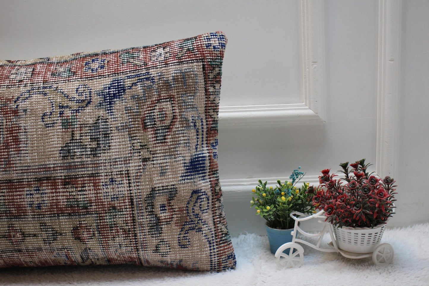 Handmade Wool Kilim Pillow Cover: Vintage Turkish Rug, 16x24 inch