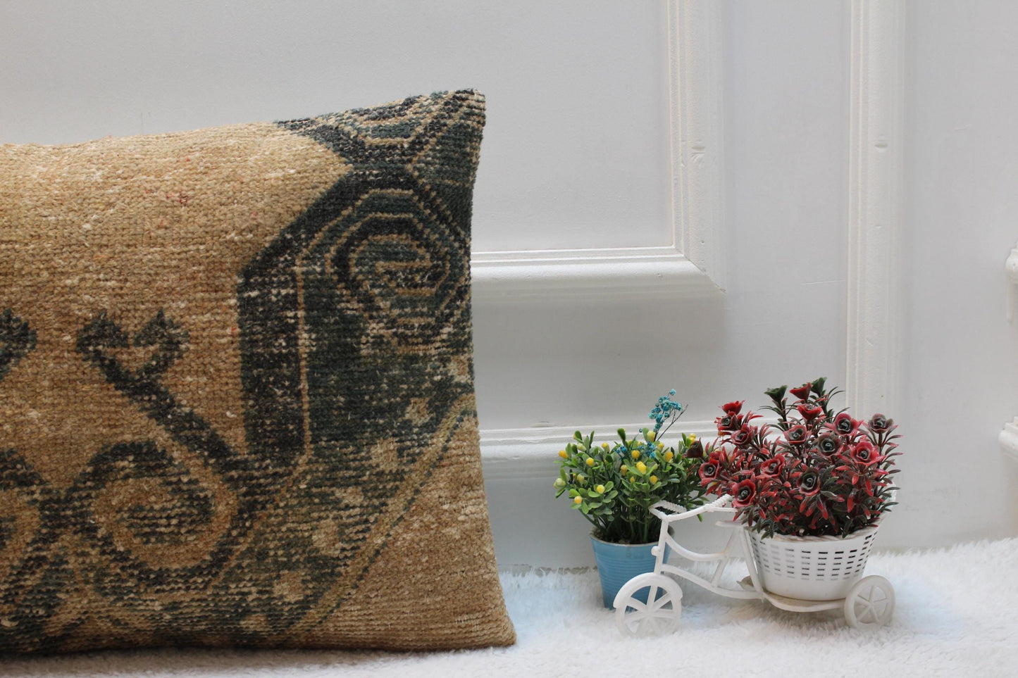 Handmade Turkish Rug Lumbar Pillow Cover: Organic Wool, Beige & Green (16x24 in)