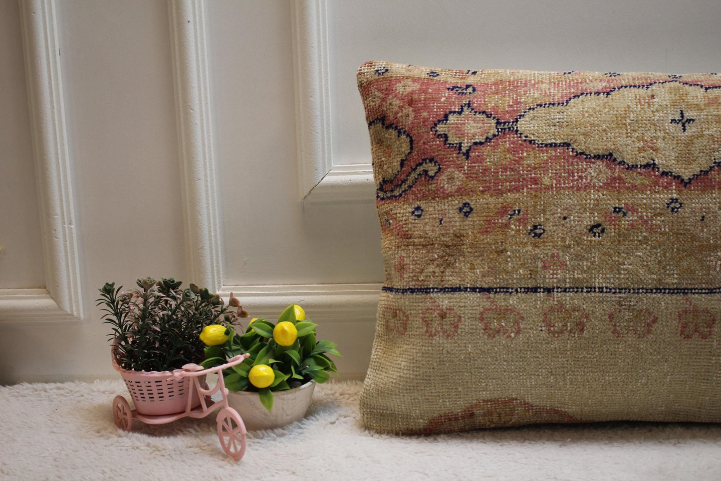 Vintage Turkish Rug Lumbar Pillow Cover: Organic Wool, 16x24 inch