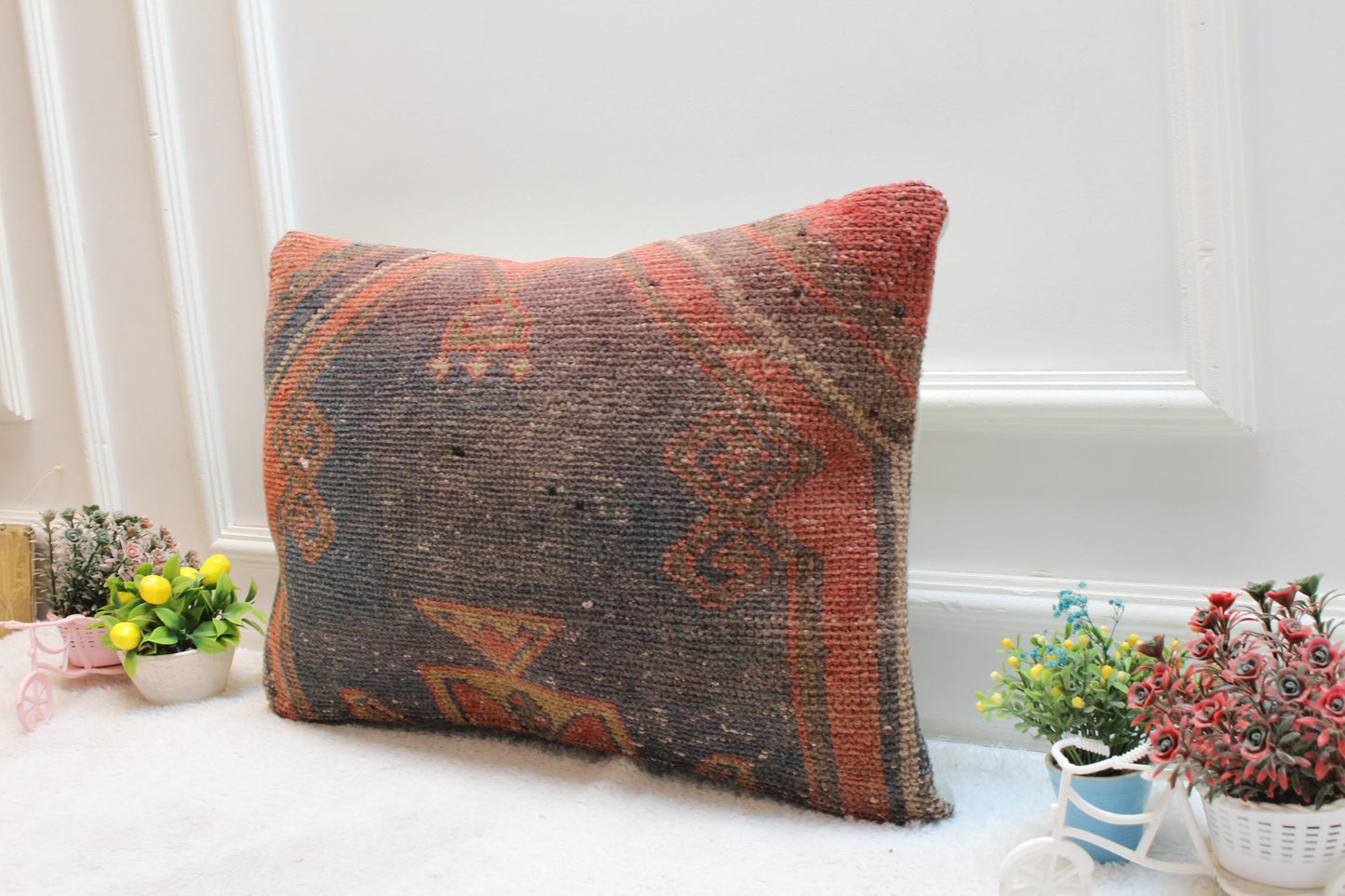 Handmade Turkish Kilim Lumbar Pillow Cover: Vintage Rug, 16x24 inch