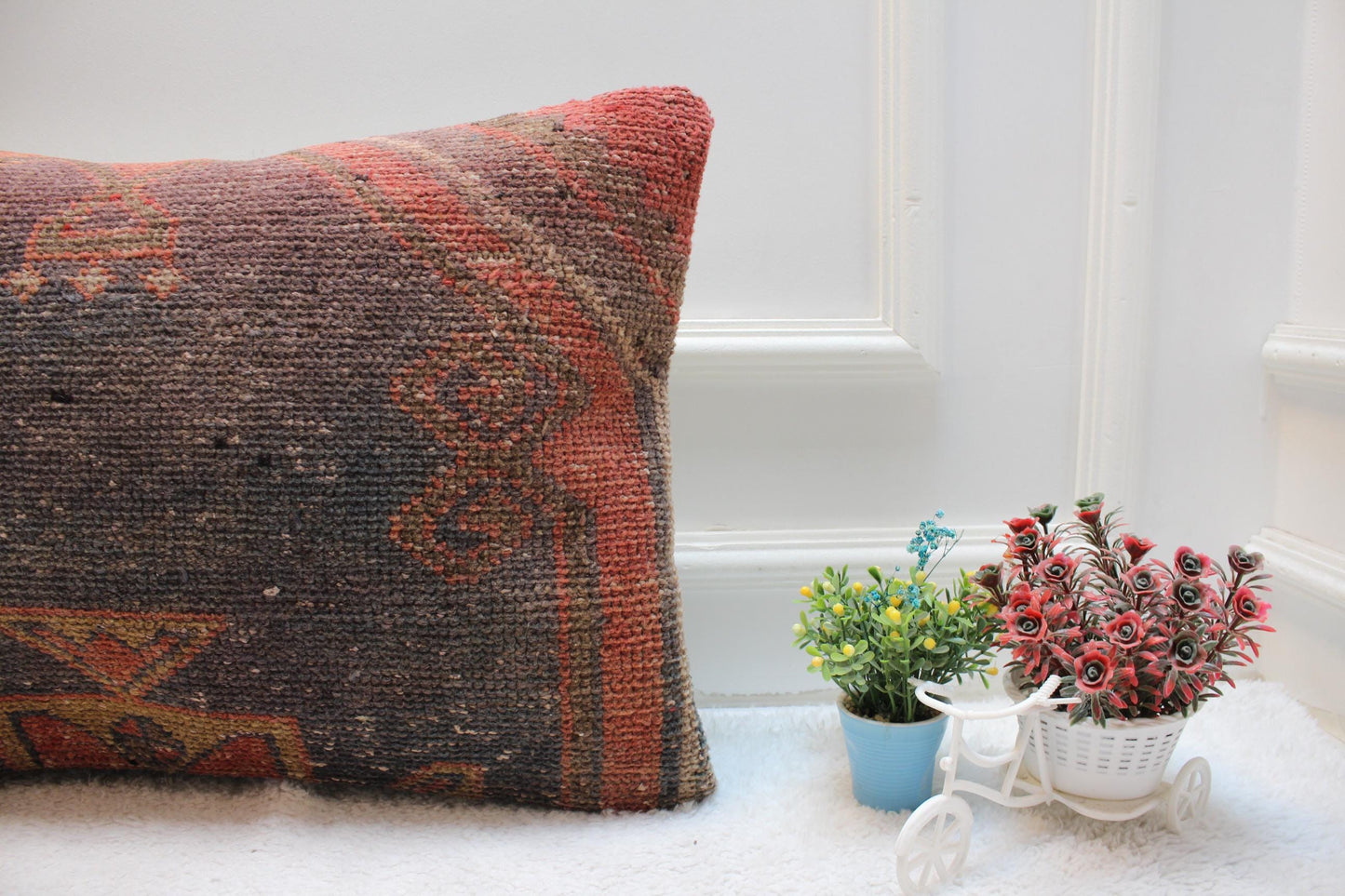 Handmade Turkish Kilim Lumbar Pillow Cover: Vintage Rug, 16x24 inch