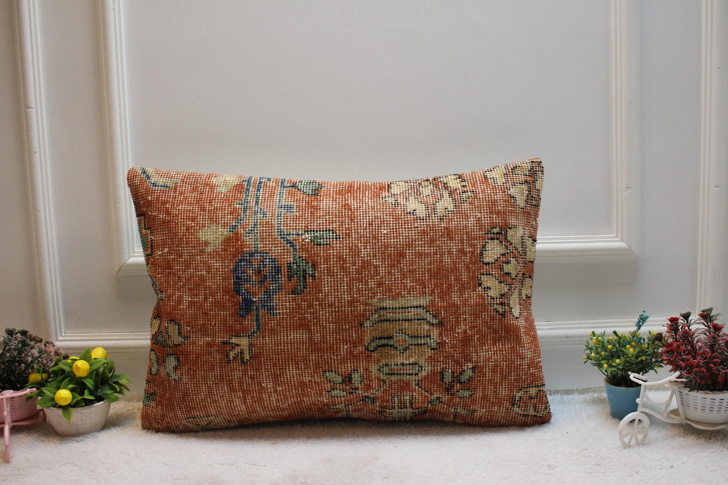 Floral Kilim Lumbar Pillow Cover: Vintage Rug Upcycled (16x24 in)
