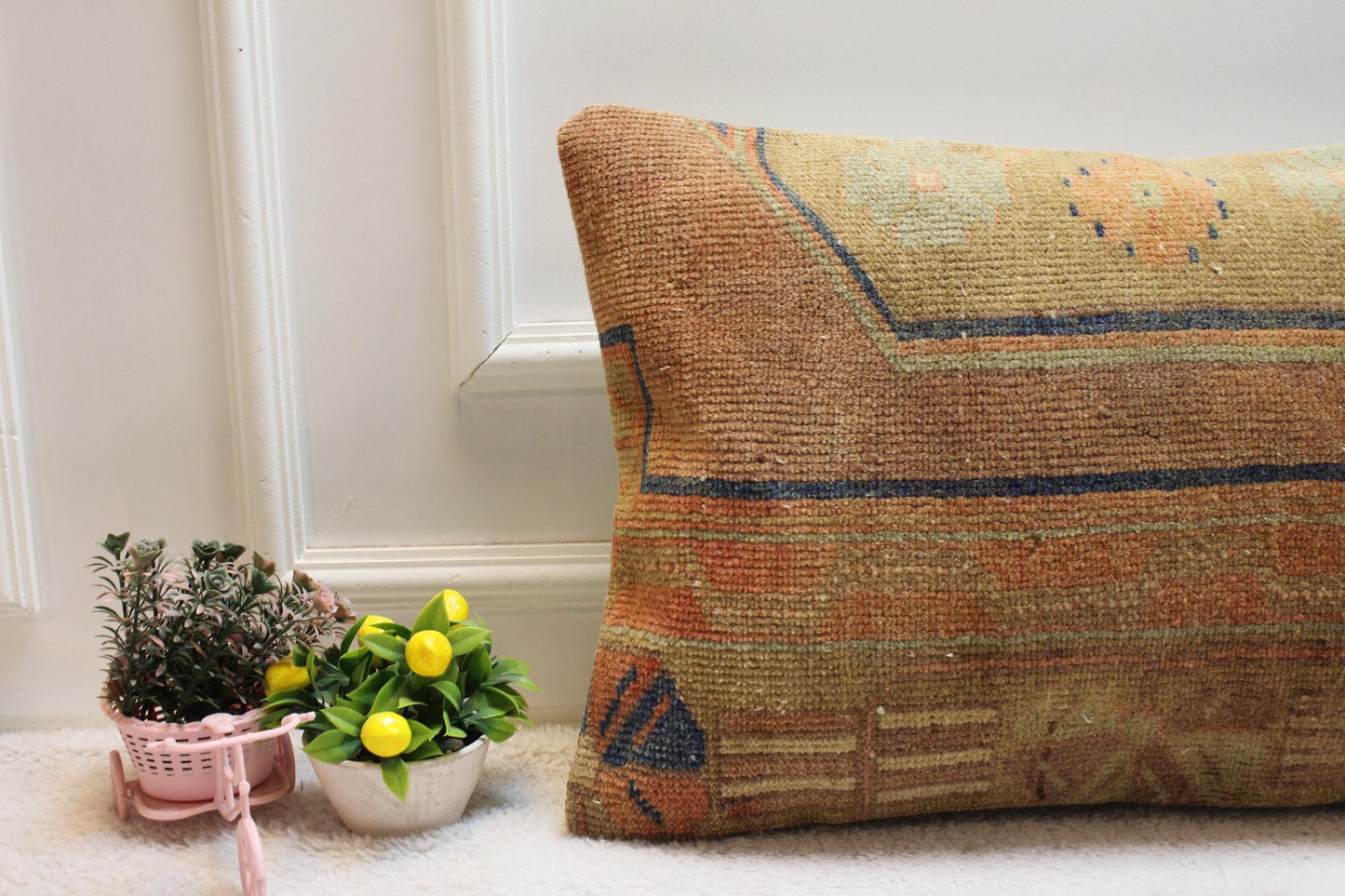 Handmade Wool Lumbar Pillow Cover: Vintage Turkish Rug, 16x24 inc