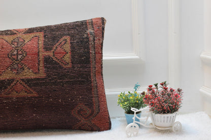 Vintage Turkish Rug Pillow: Ethnic Wool Lumbar Pillow Cover (16x24 in)