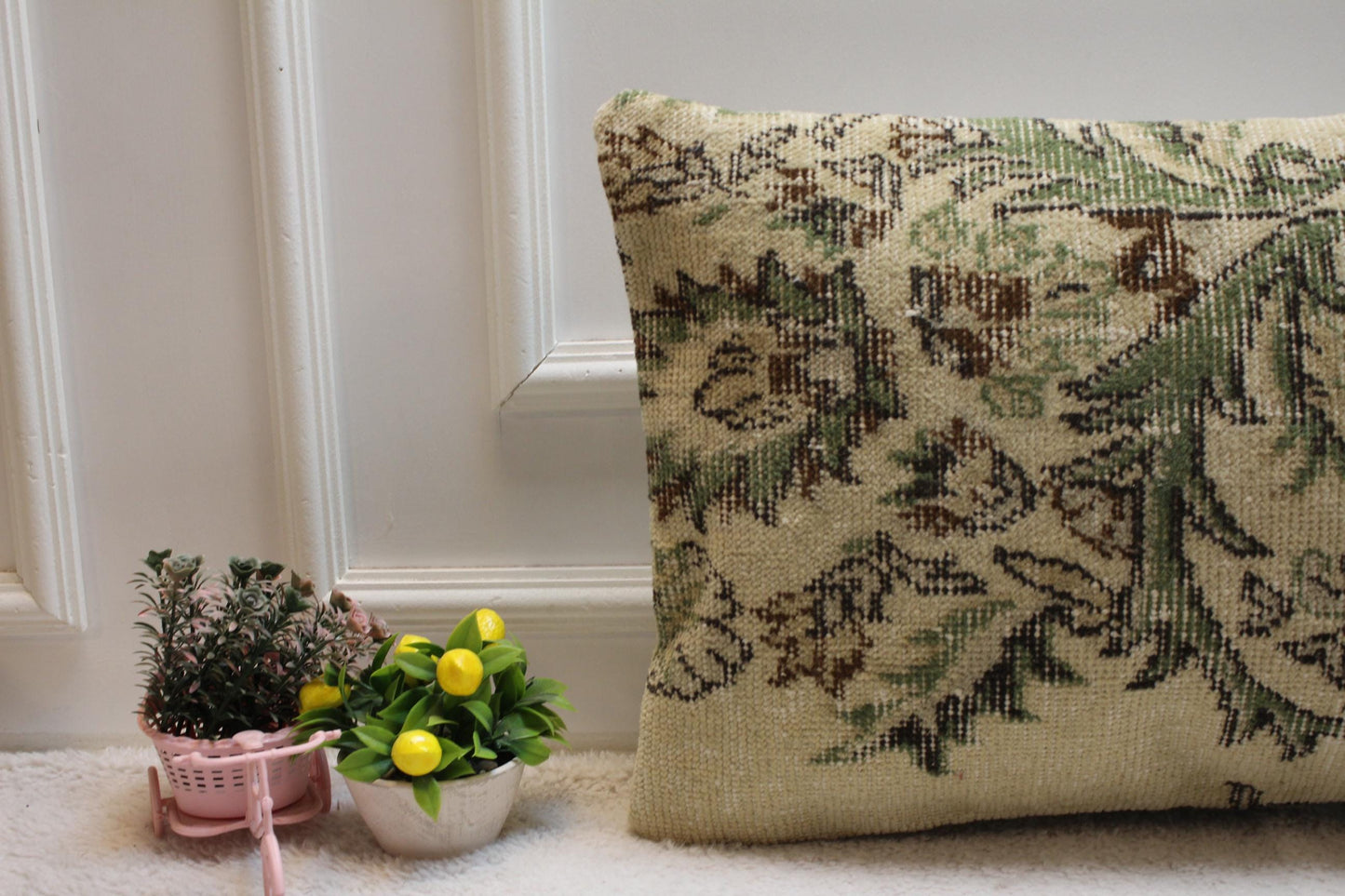 Floral Kilim Lumbar Pillow Cover: Handmade Organic Wool Rug (16x24 in)
