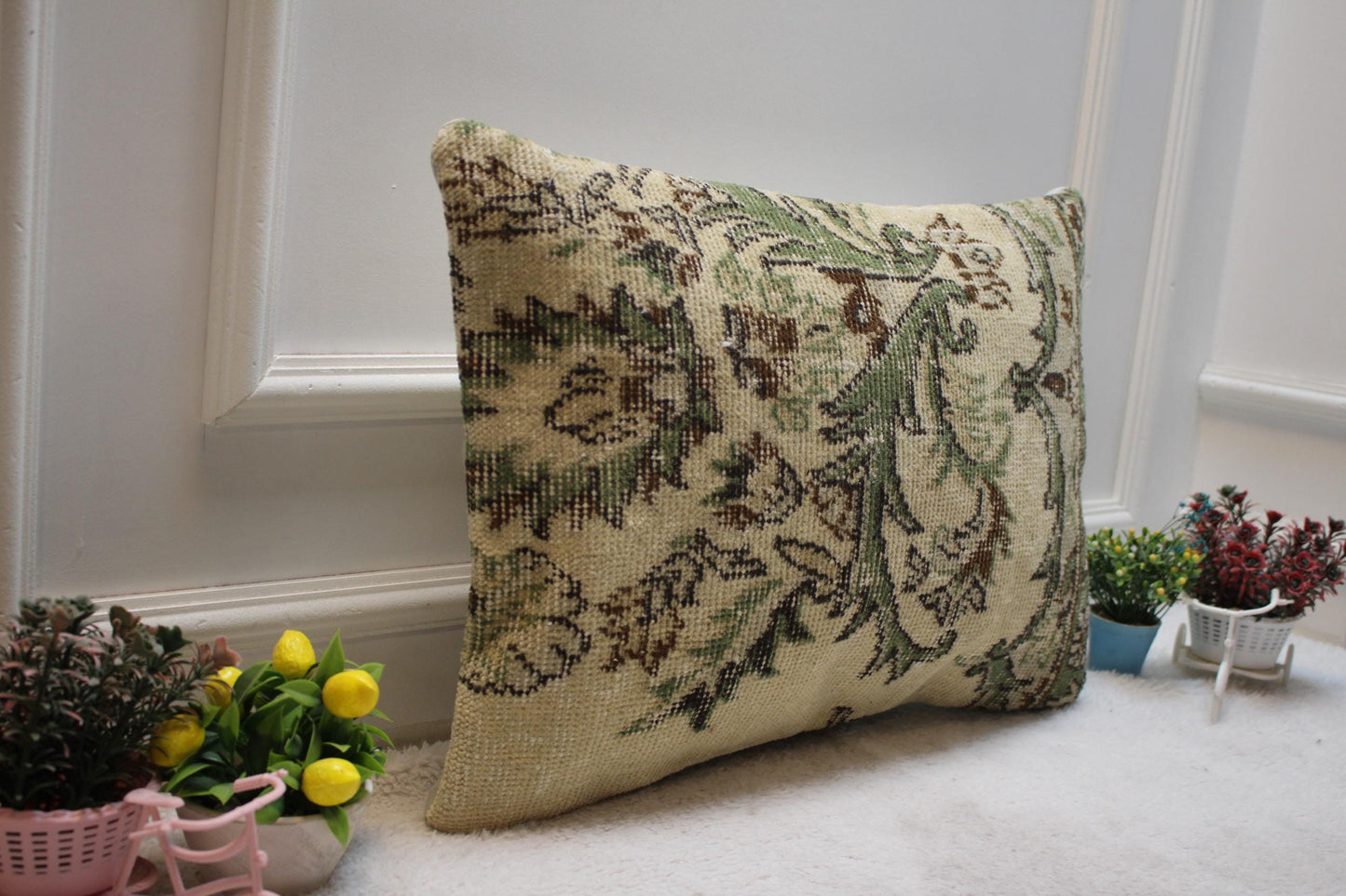 Floral Kilim Lumbar Pillow Cover: Handmade Organic Wool Rug (16x24 in)