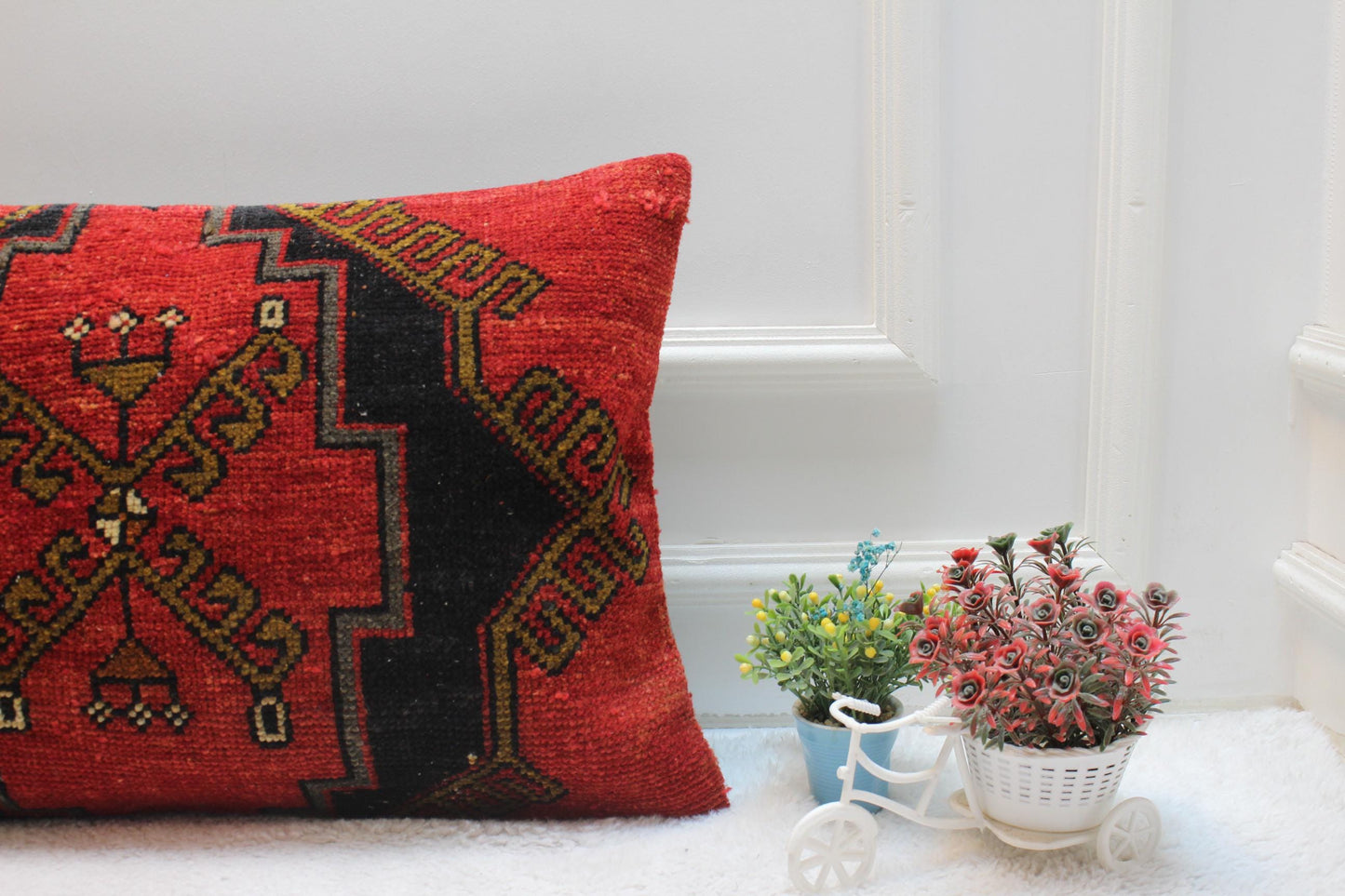 Handmade Wool Kilim Pillow Cover: Ethnic Anatolian Rug Pillow (16x24 in)