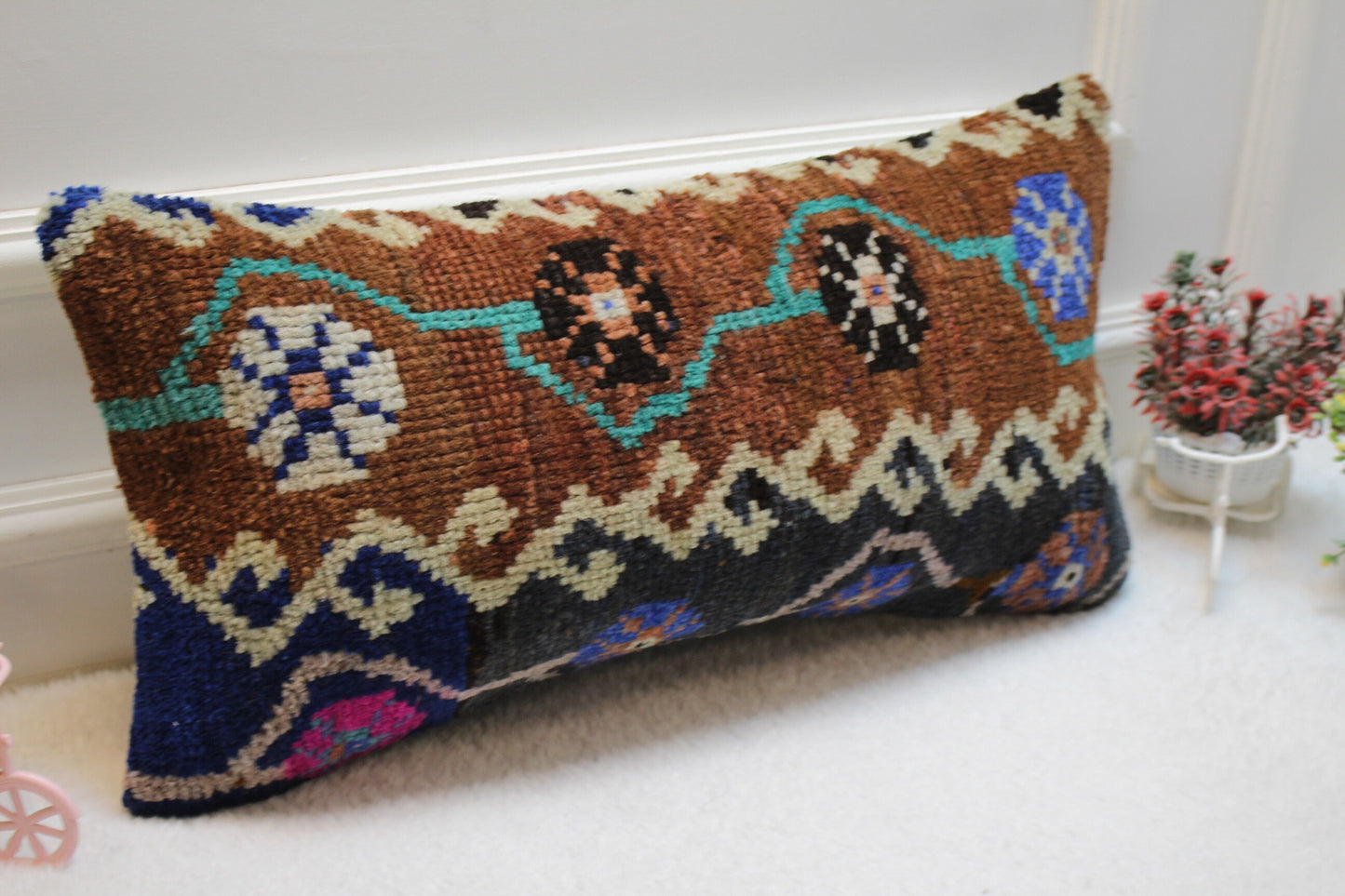 Handmade Turkish Kilim Lumbar Pillow Cover: Organic Wool, Vintage Rug (12x24 in)