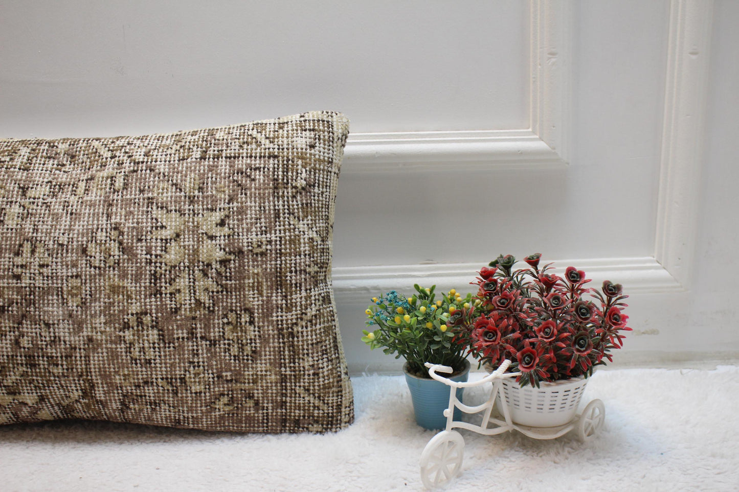 Brown Floral Lumbar Pillow Cover: Handmade Turkish Kilim Rug (12x20 in)