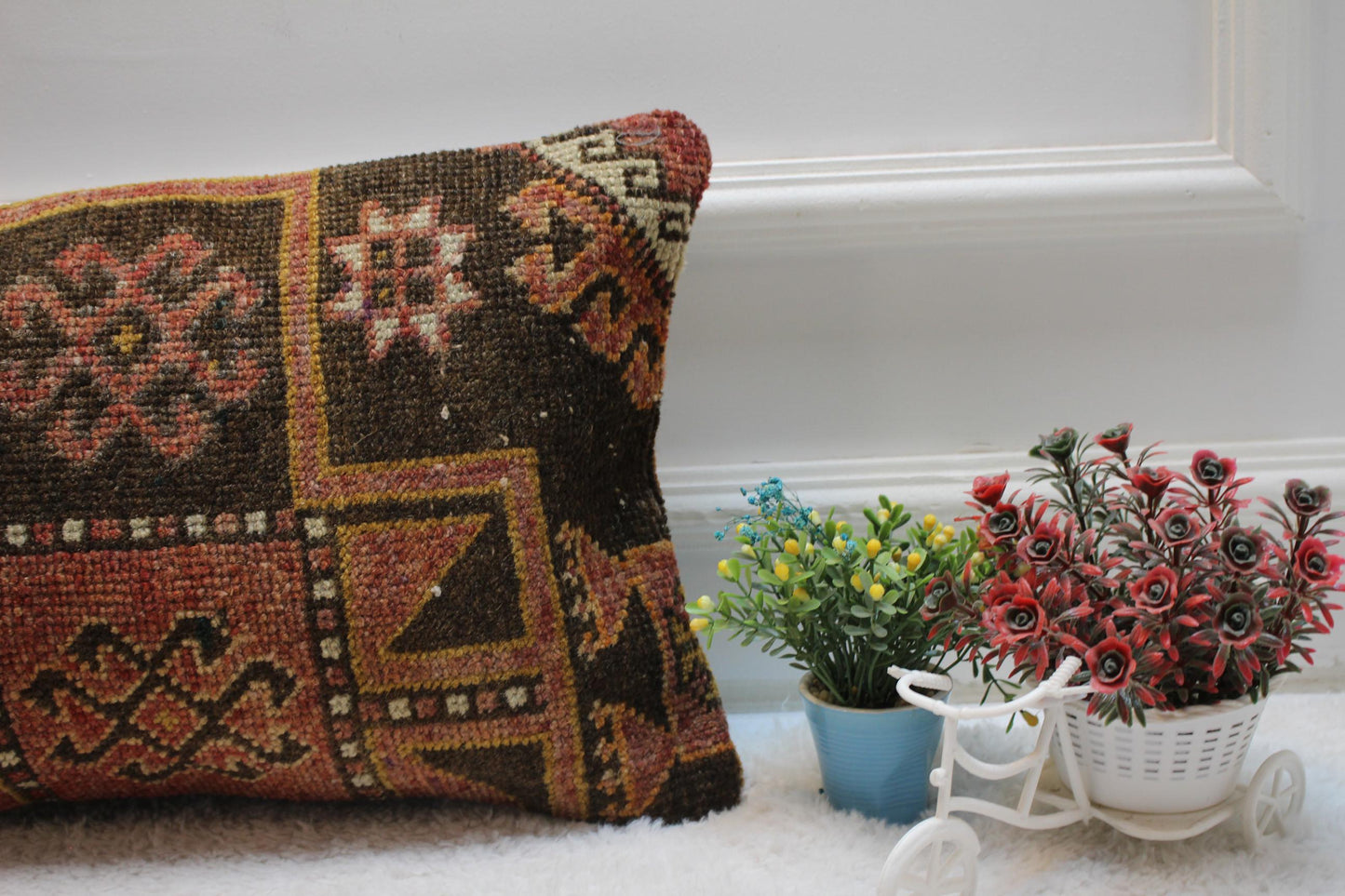 Vintage Turkish Rug Lumbar Pillow Cover: Black & Red, 12x20 inch