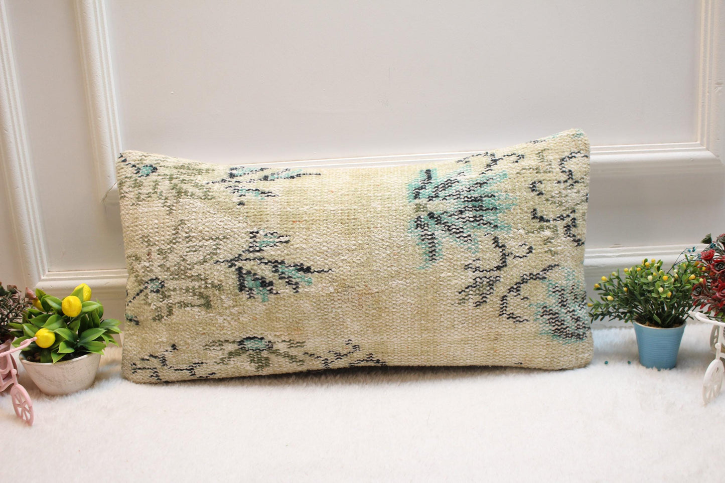 Floral Turkish Rug Lumbar Pillow Cover: Vintage Wool Throw Pillow (12x24 in)