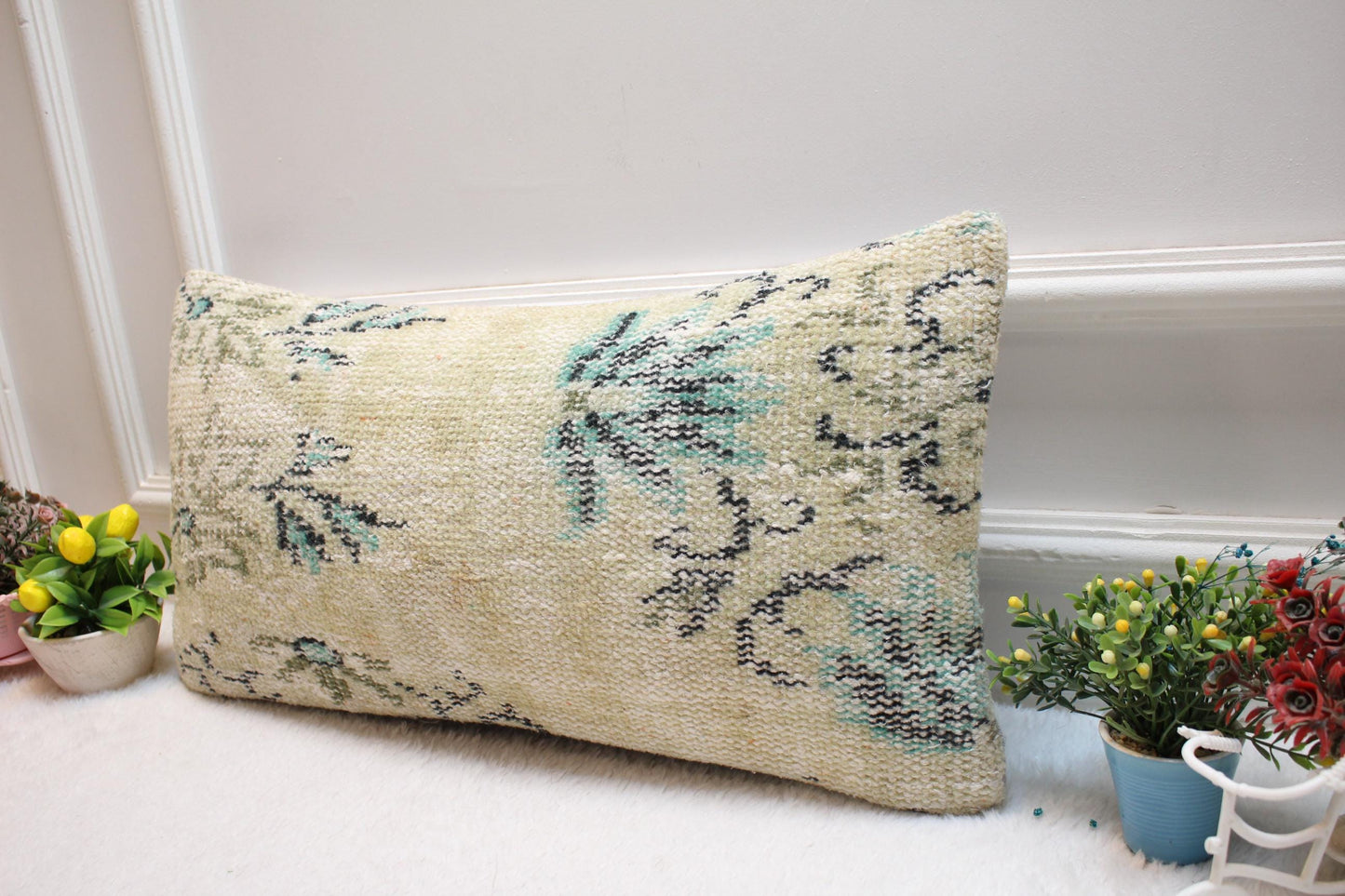 Floral Turkish Rug Lumbar Pillow Cover: Vintage Wool Throw Pillow (12x24 in)