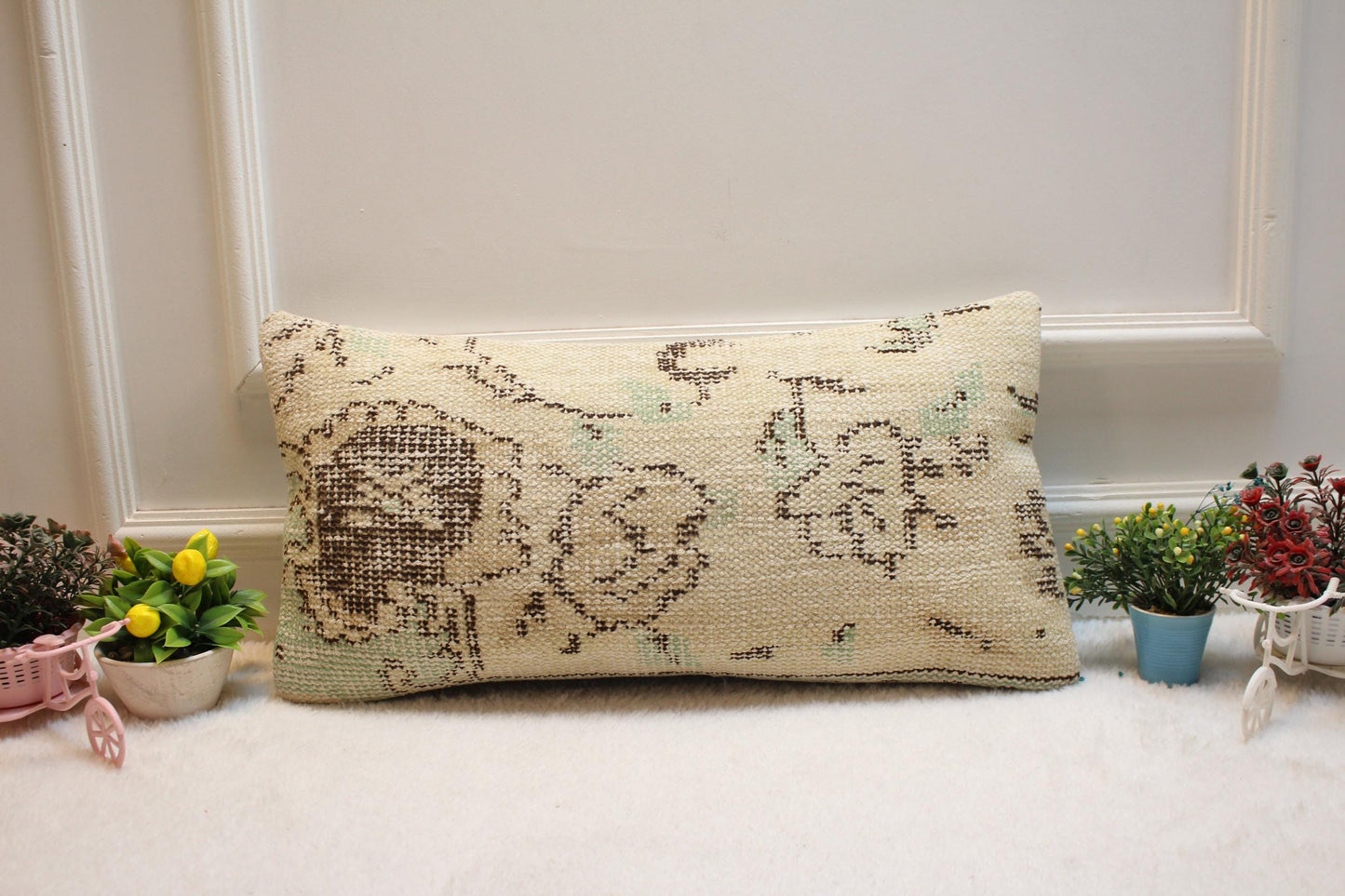Handmade Beige Anatolian Lumbar Pillow Cover: Upcycled Kilim, 12x24 inch
