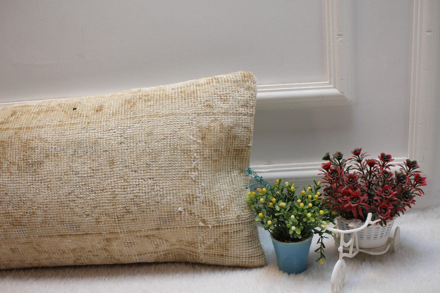 Beige Turkish Rug Lumbar Pillow Cover: Vintage Home Design (12x24in)
