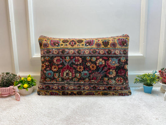 Floral Kilim Lumbar Pillow Cover: Handmade Wool Rug Pillow (16x24 in)