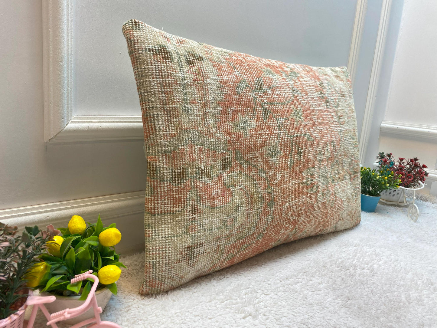 Handmade Wool Lumbar Pillow Cover: Anatolian Kilim, 16x24 inch