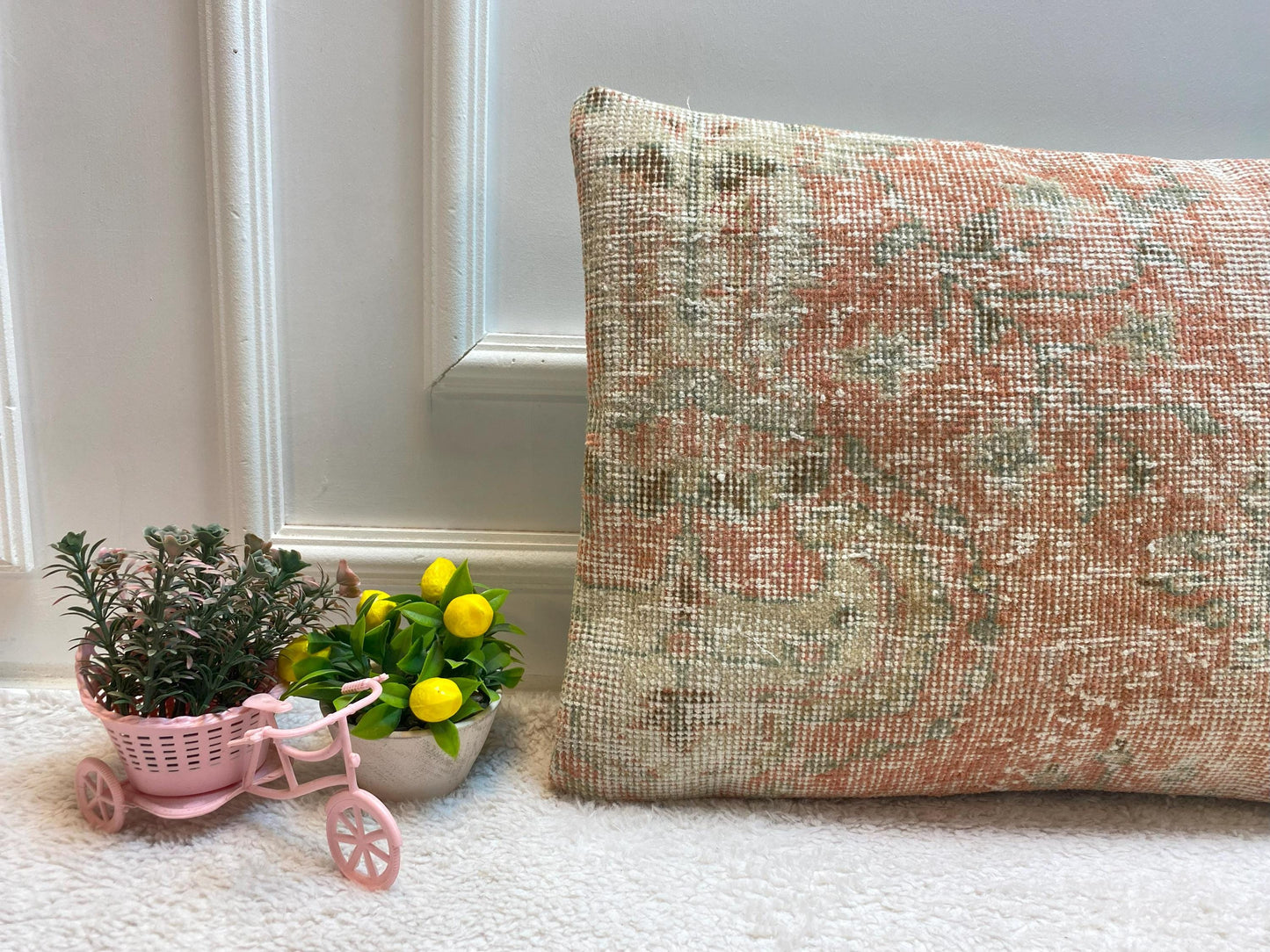 Handmade Wool Lumbar Pillow Cover: Anatolian Kilim, 16x24 inch