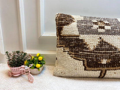 Handmade Turkish Kilim Lumbar Pillow Cover: Geometric Rug Pillow (16x24 in)