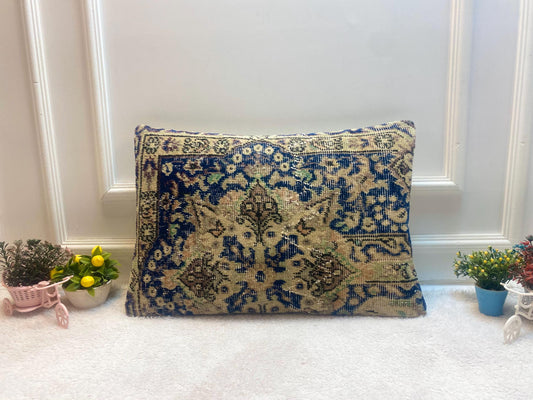 Handmade Turkish Rug Lumbar Pillow Cover: Vintage Boho Decor (16x24 in)