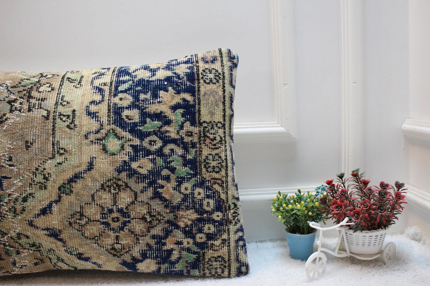 Handmade Kilim Lumbar Pillow Cover: Floral Woven Rug, 16x24 inch