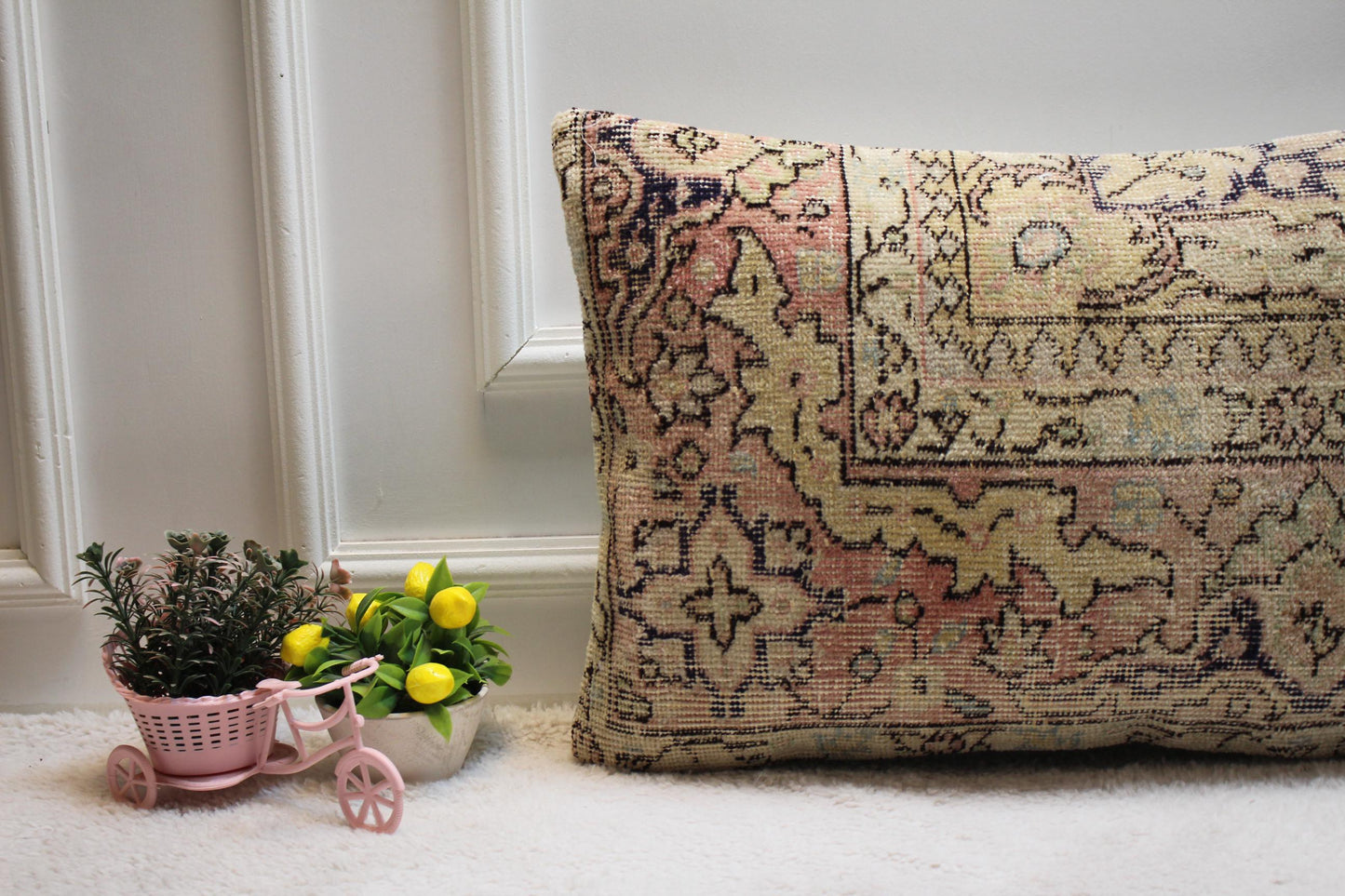 Handmade Kilim Pillow Cover: Upcycled Woven Rug, Beige Floral (16x24 inc)