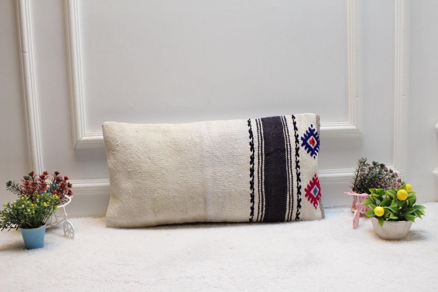 White Turkish Kilim Lumbar Pillow Cover: Vintage Woven Rug, 12x24 inch