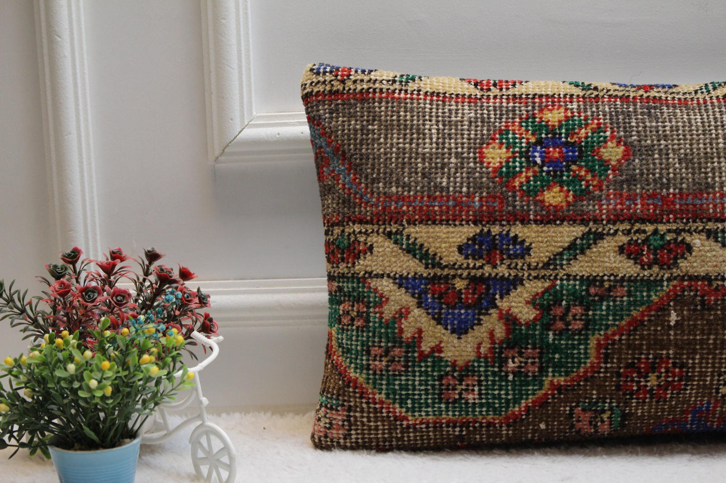 Handmade Floral Kilim Lumbar Pillow Cover: Upcycled Woven Rug (12x24 in)