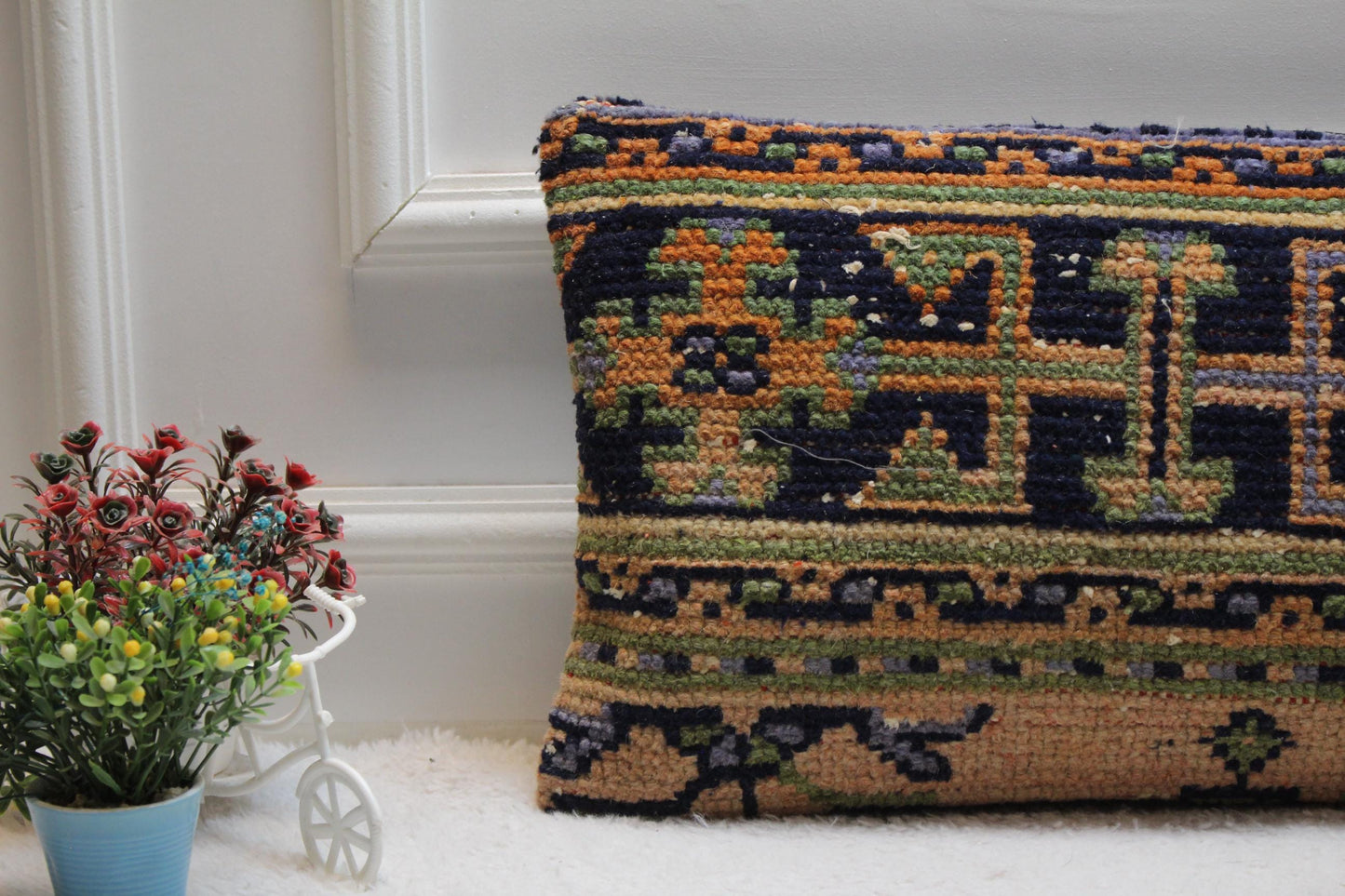 Geometric Kilim Lumbar Pillow Cover: Vintage Turkish Rug, 12x24 inch