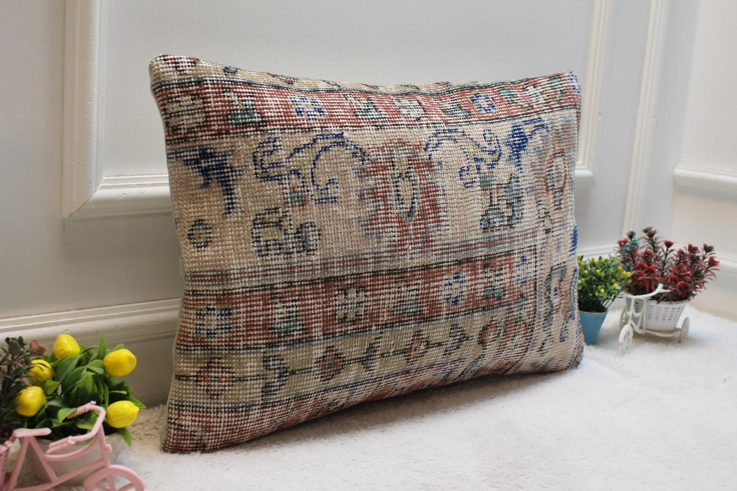 Handmade Wool Kilim Pillow Cover: Vintage Turkish Rug, 16x24 inch