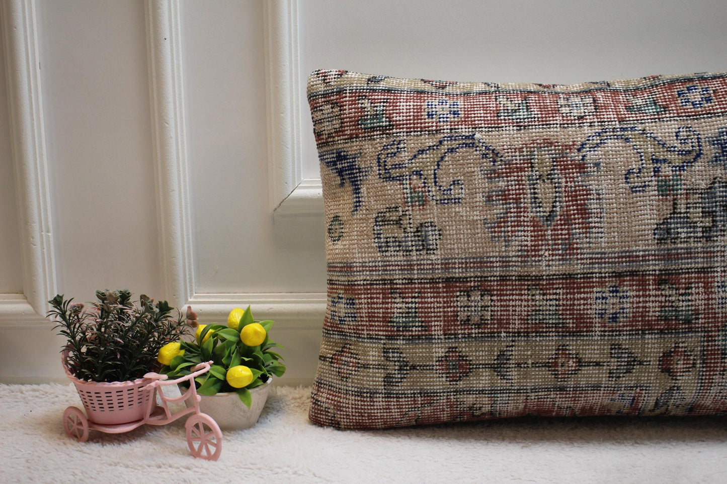 Handmade Wool Kilim Pillow Cover: Vintage Turkish Rug, 16x24 inch