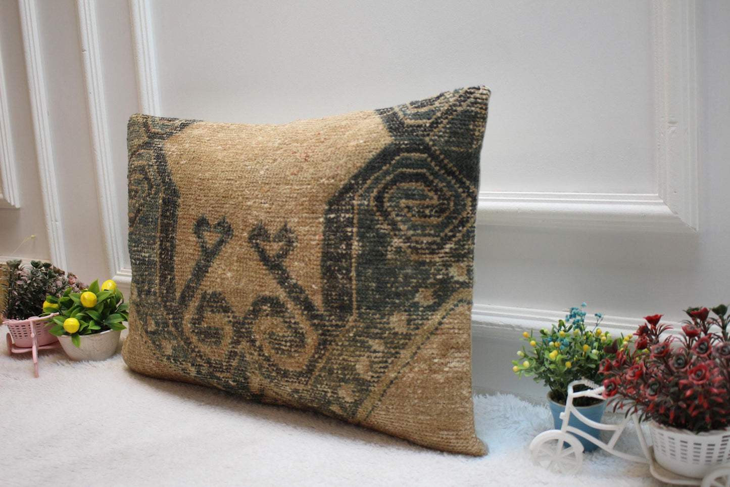 Handmade Turkish Rug Lumbar Pillow Cover: Organic Wool, Beige & Green (16x24 in)