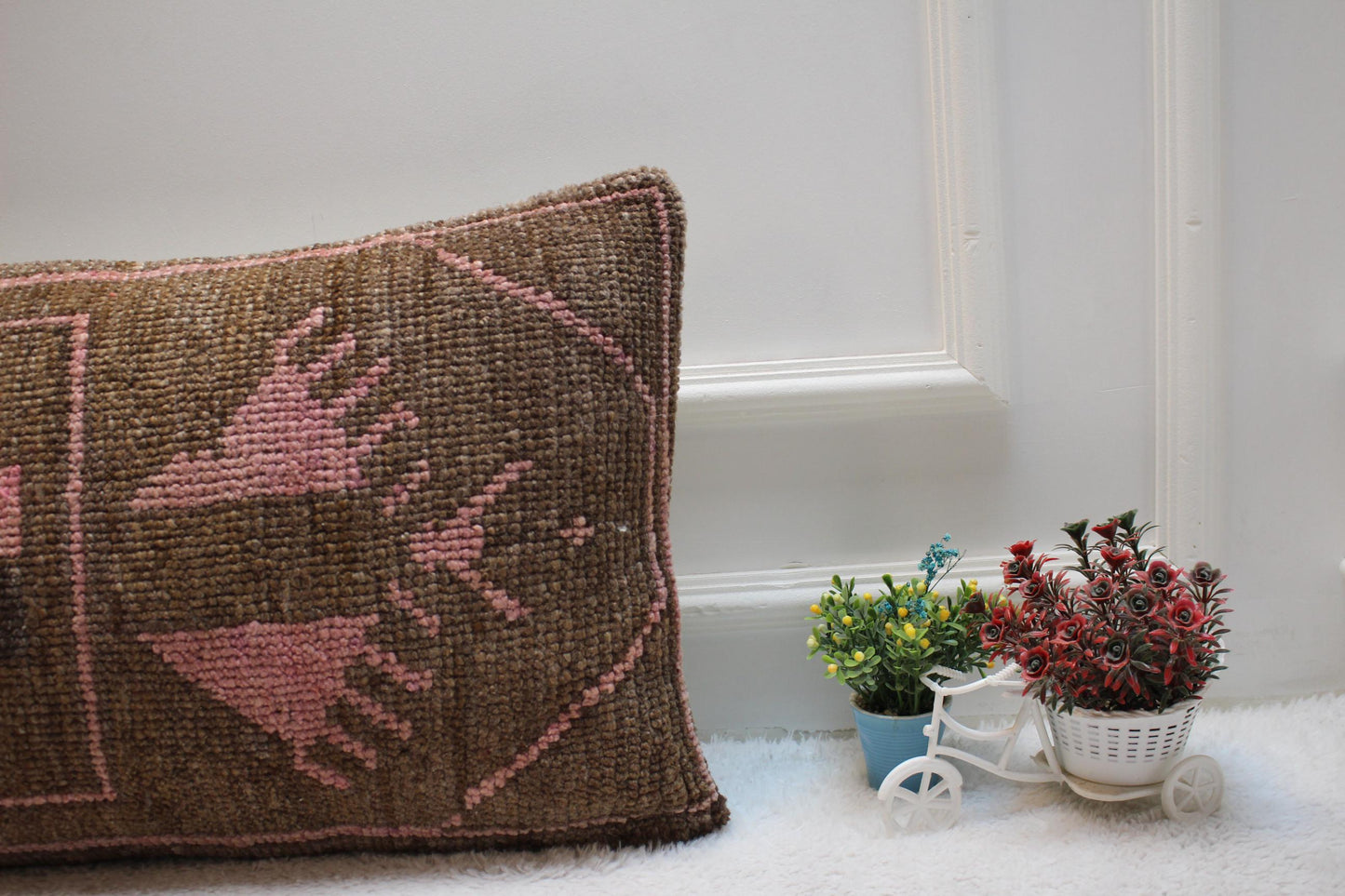 Handmade Turkish Kilim Lumbar Pillow Cover: Brown & Pink Rug Pillow (16x24 in)