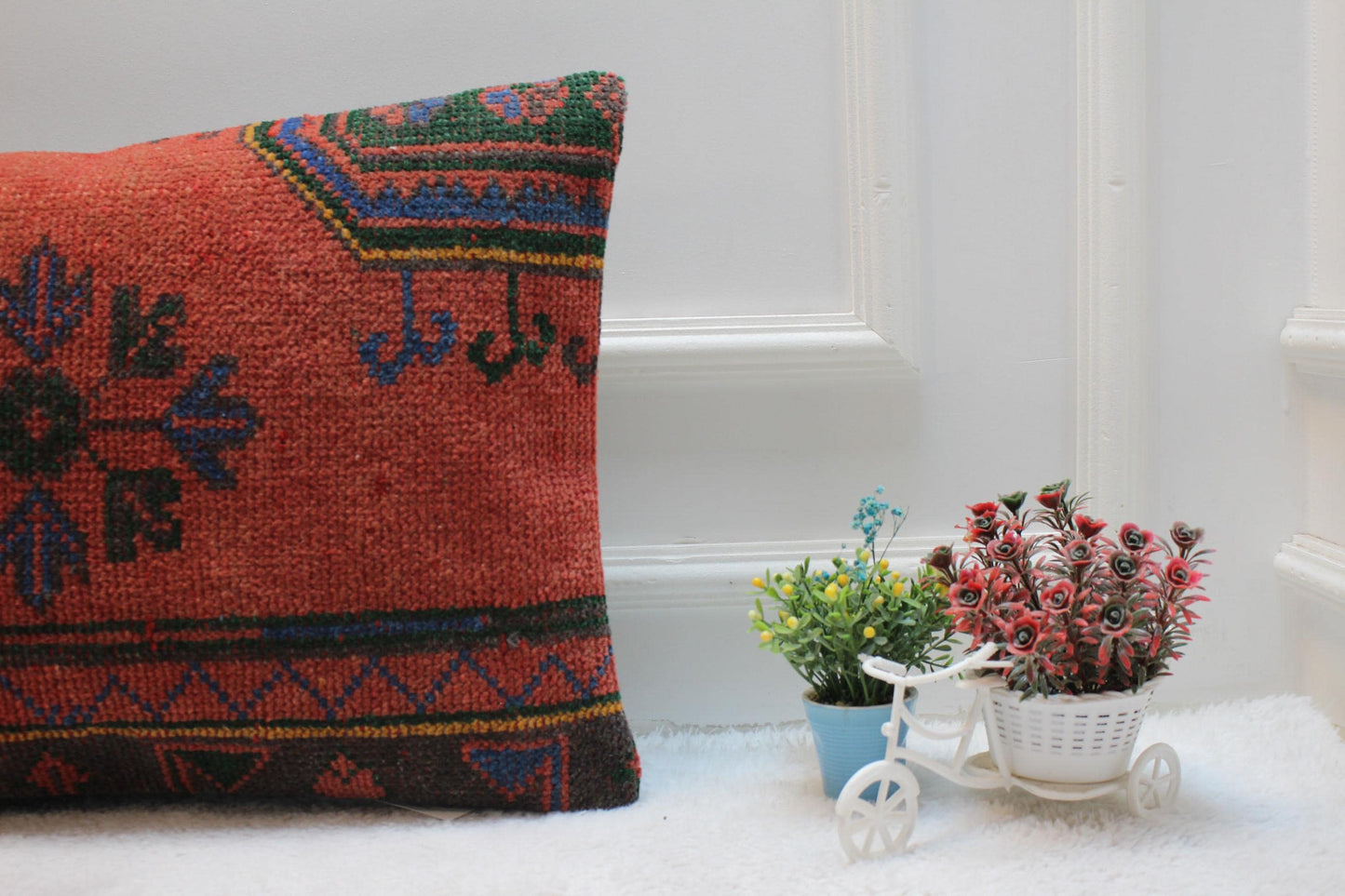 Floral Kilim Lumbar Pillow Cover: Vintage Woven Rug, 16x24 inch