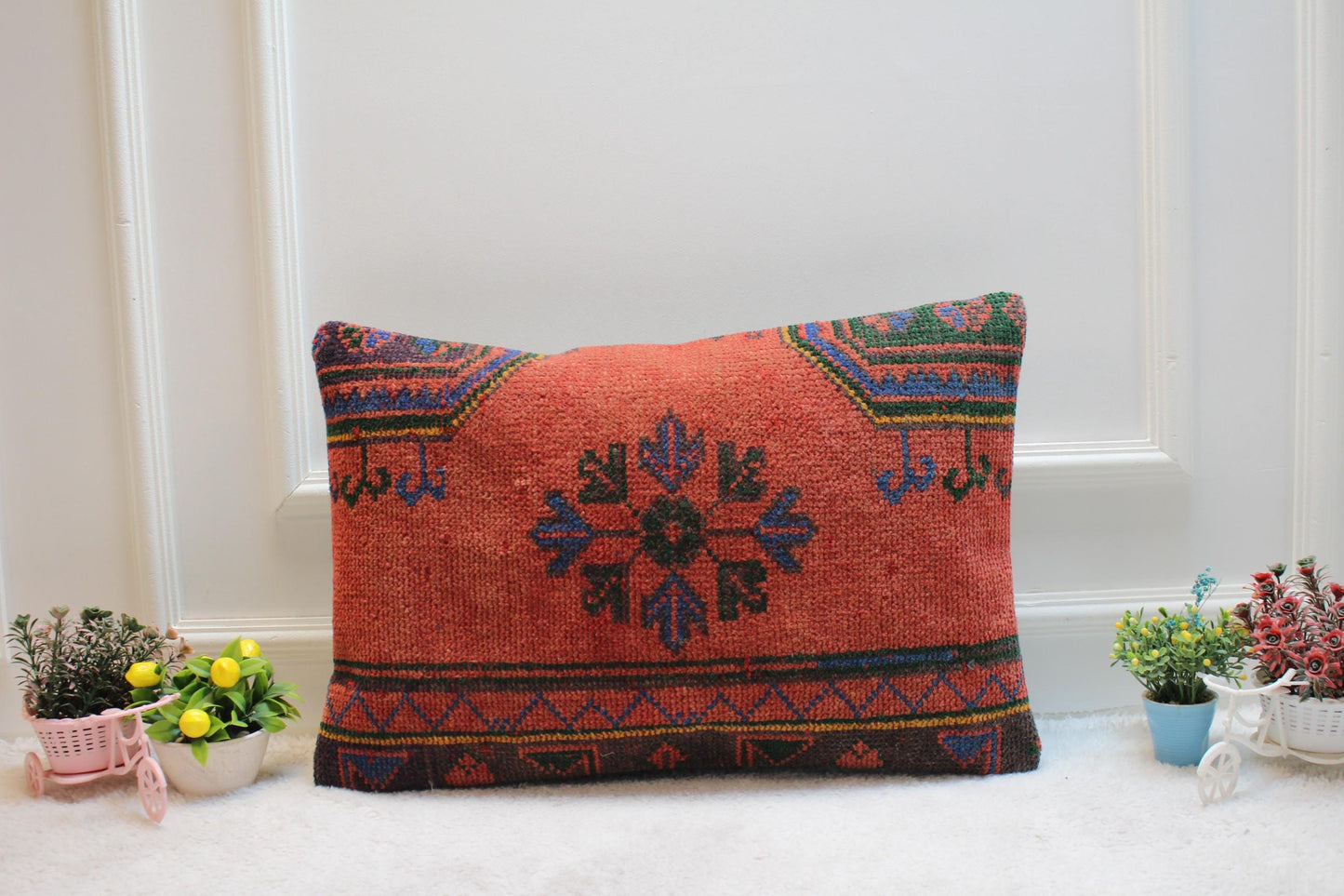 Floral Kilim Lumbar Pillow Cover: Vintage Woven Rug, 16x24 inch