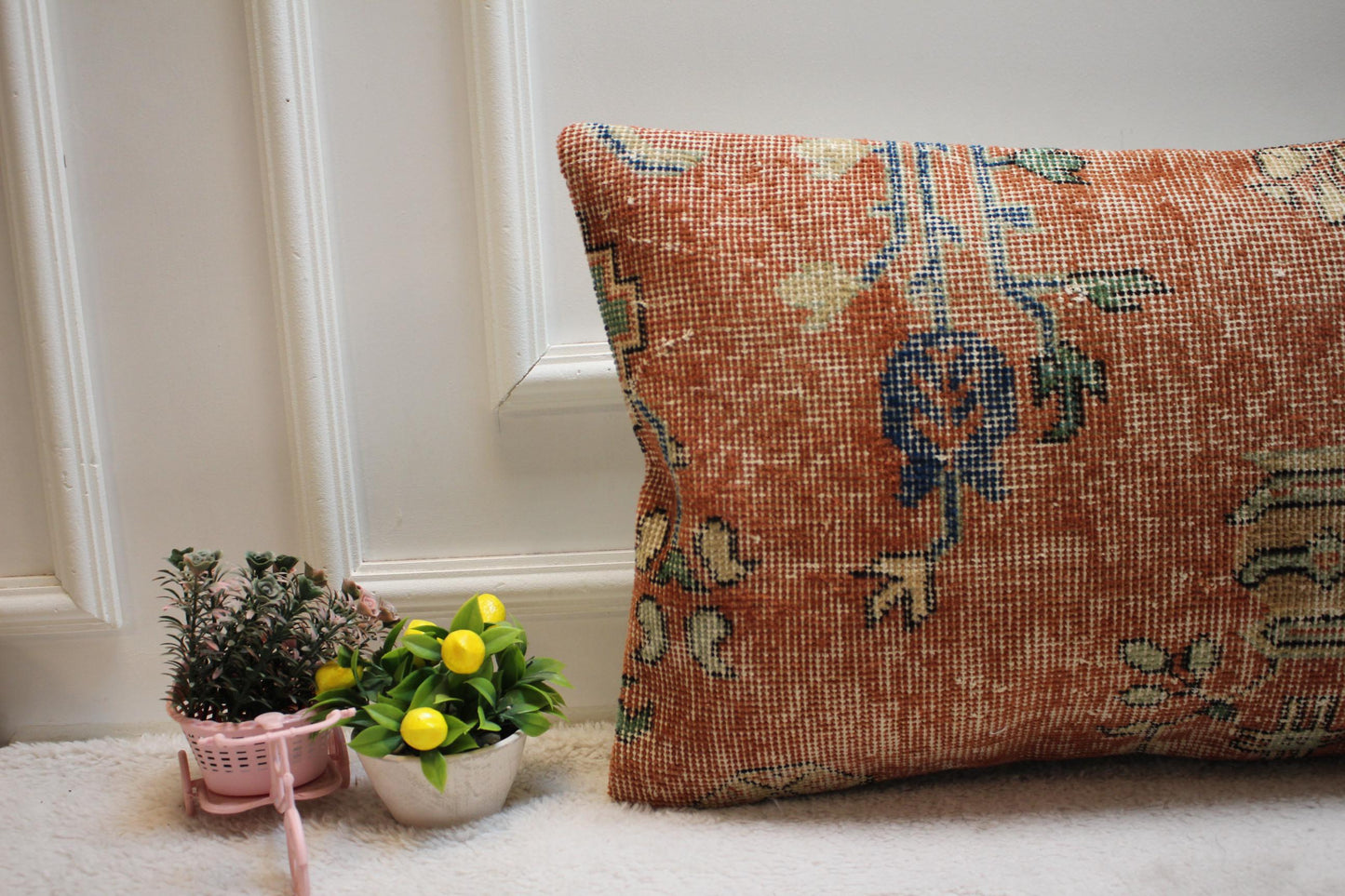 Floral Kilim Lumbar Pillow Cover: Vintage Rug Upcycled (16x24 in)
