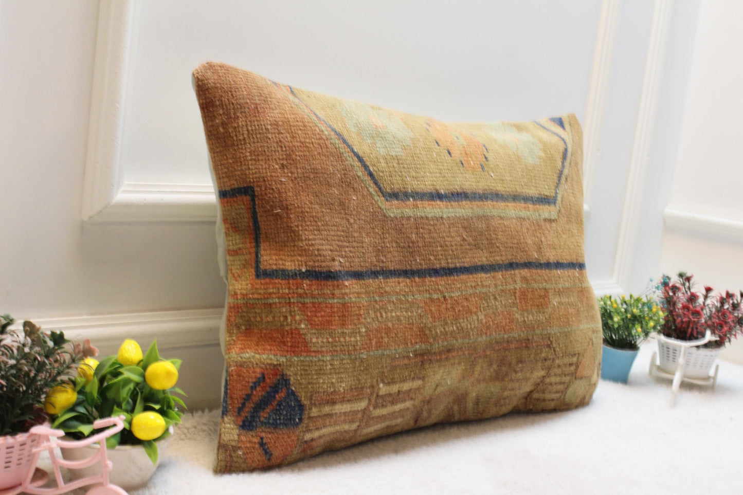 Handmade Wool Lumbar Pillow Cover: Vintage Turkish Rug, 16x24 inc