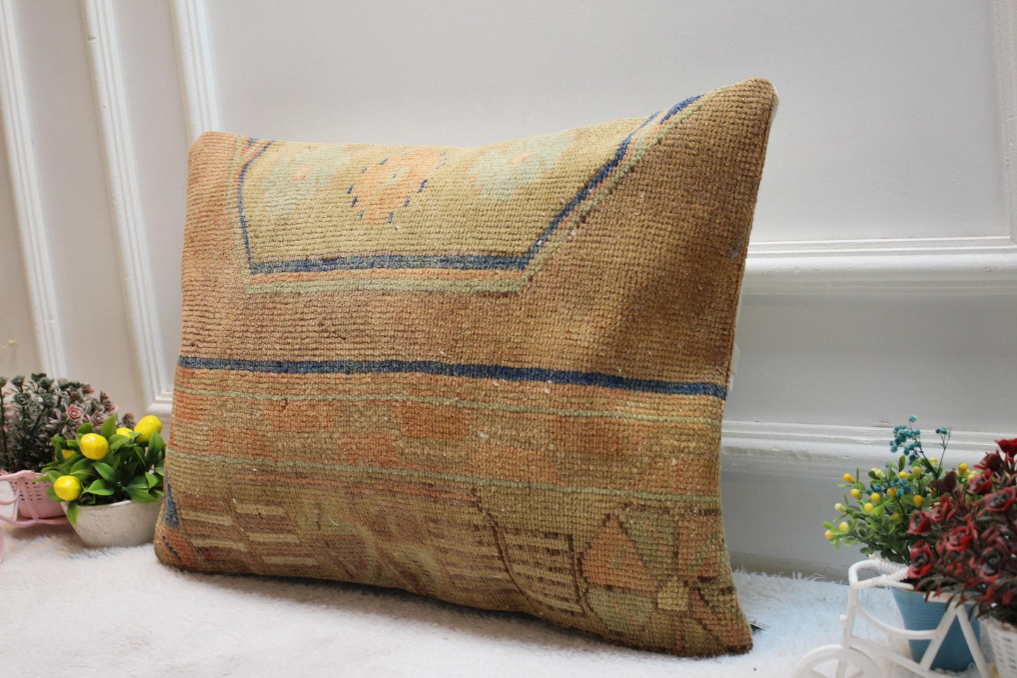 Handmade Wool Lumbar Pillow Cover: Vintage Turkish Rug, 16x24 inc