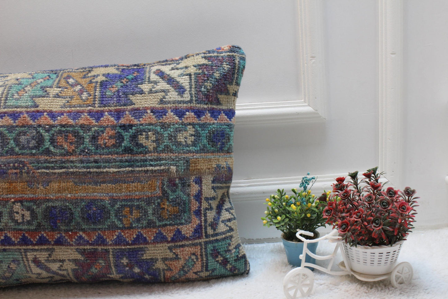 Handmade Kilim Lumbar Pillow Cover: Geometric Rug Pillow (16x24 inc)