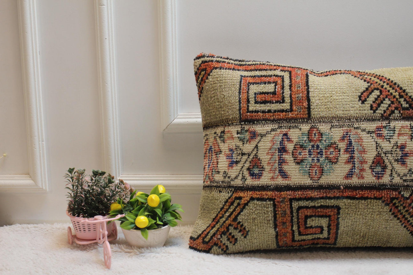Handmade Turkish Kilim Lumbar Pillow Cover: Patchwork Rug Pillow (16x24 in)