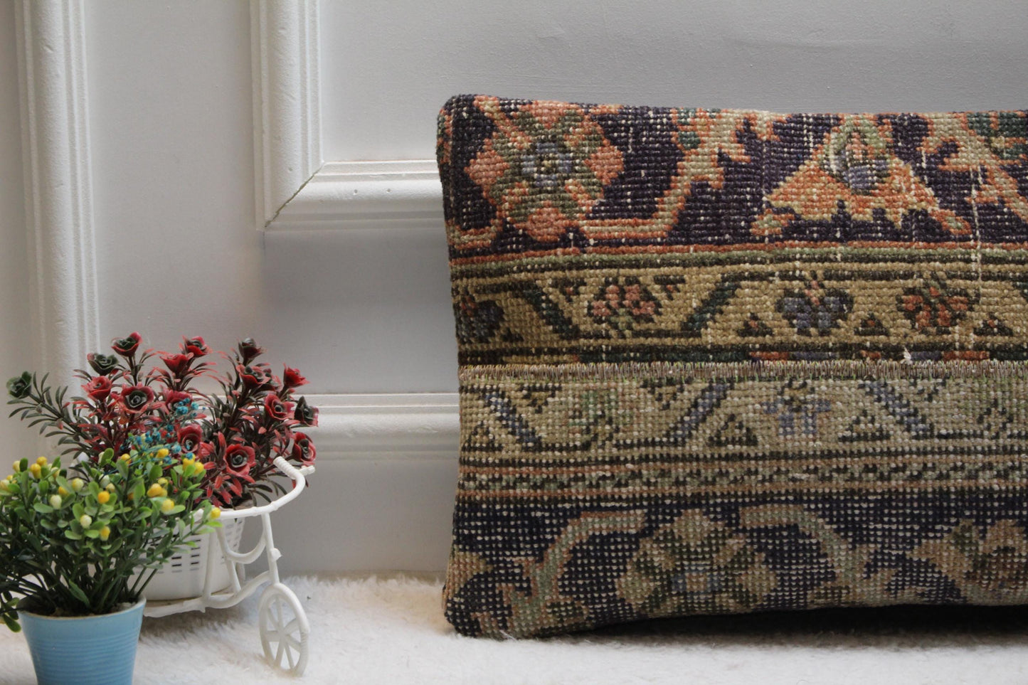 Vintage Turkish Rug Lumbar Pillow Cover: Organic Wool, 12x24 inch
