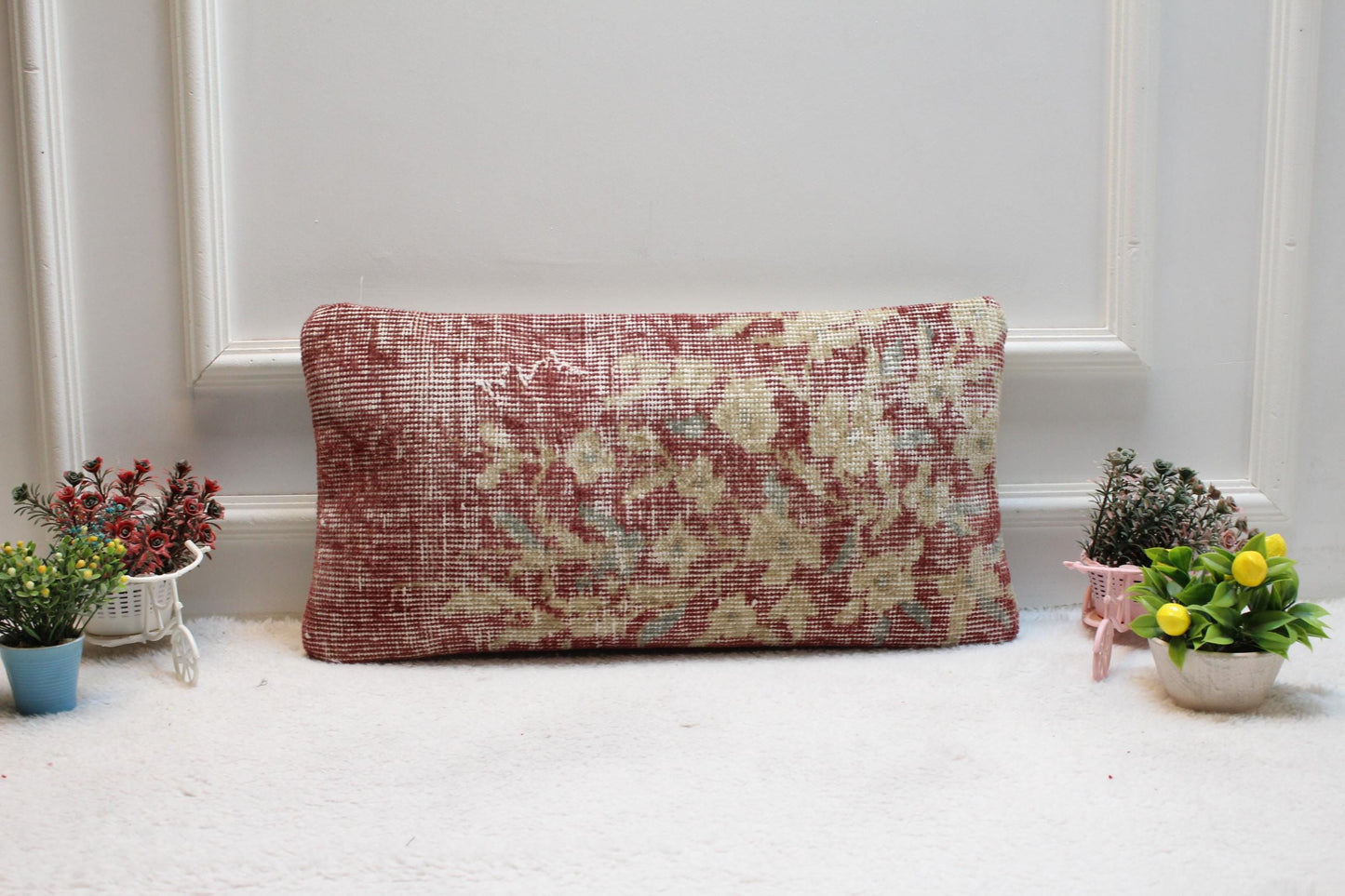 Floral Kilim Lumbar Pillow Cover: Organic Wool Turkish Rug (12x24 in)