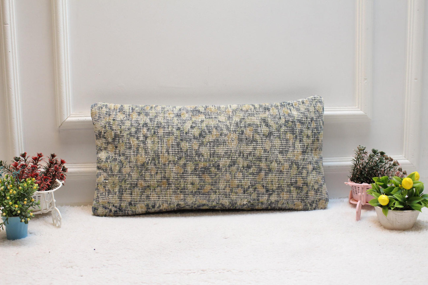 Floral Kilim Pillow Cover: Handmade Turkish Rug Lumbar Pillow (12x24 in)