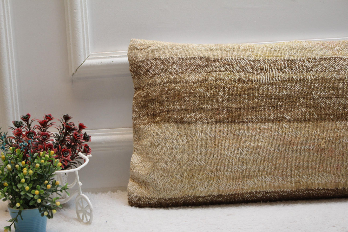 Handmade Beige Kilim Pillow Cover: Vintage Turkish Woven Cushion (12x24 inch)