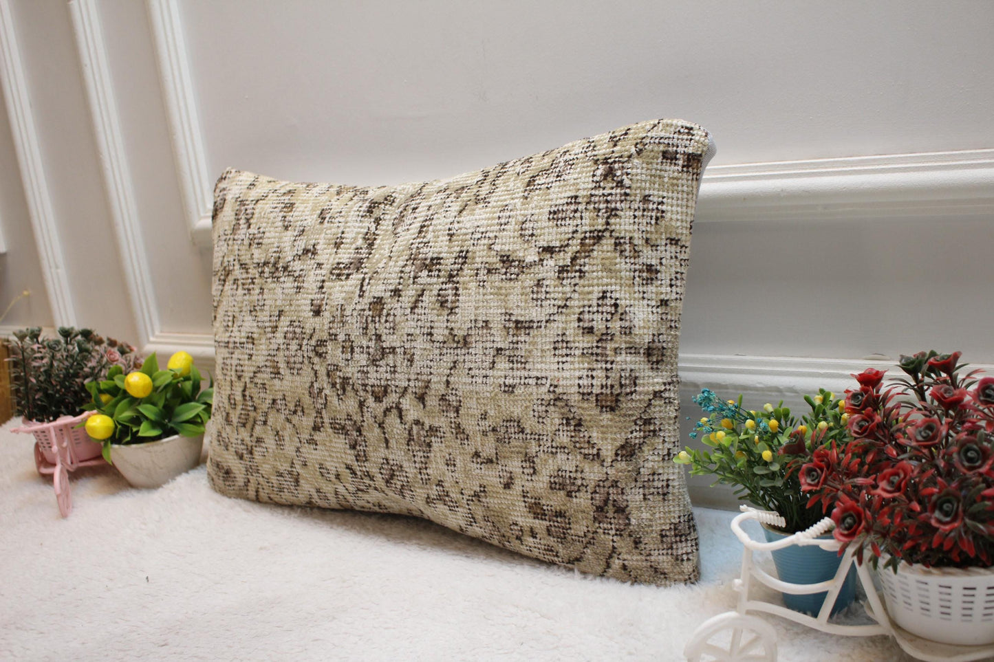 Handmade Floral Kilim Pillow Cover: Beige Turkish Rug, 12x20 inc