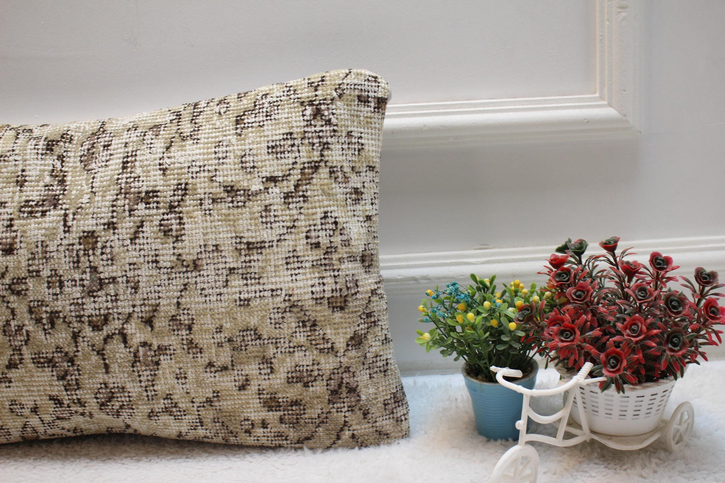 Handmade Floral Kilim Pillow Cover: Beige Turkish Rug, 12x20 inc